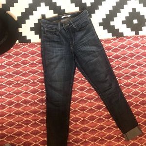 721 High rise levis size 29